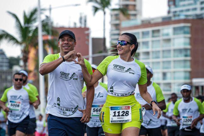 Farol da Barra recebe mais de 1.500 atletas na Corrida da Record Bahia