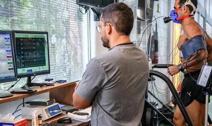 Cardiologista Eduardo Lisboa alerta: sintomas ignorados podem anteceder mortes súbitas em corredores