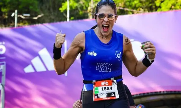 Perdeu 70 kg, venceu o lipedema e completou uma maratona: a inspiradora história de superação de Tayná Paz